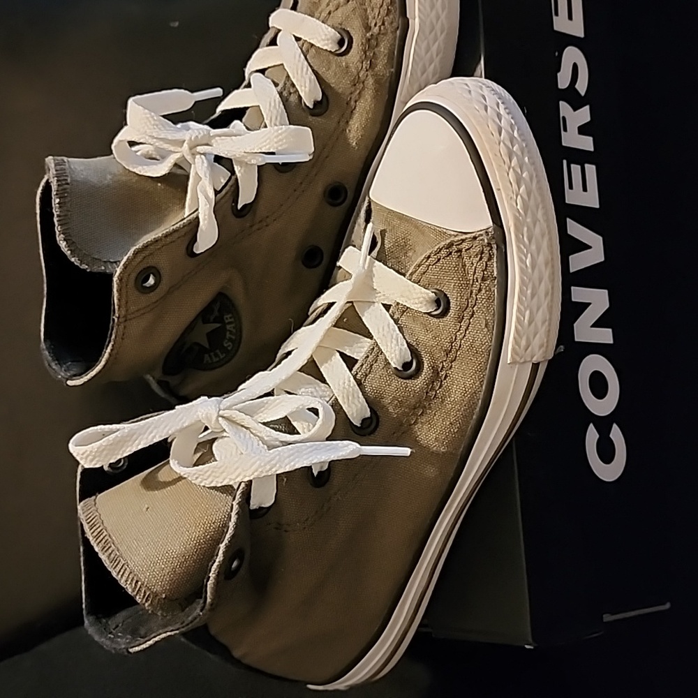 Kids..Converse size 1.5 sneakers